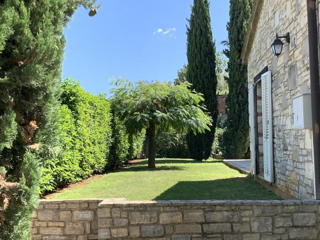 Sveti Lovreč Pazenatički Villa Melissa - Istrisches Steinhaus Mit Pool In Guter Lage מראה חיצוני תמונה